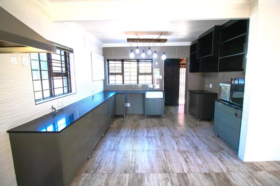 4 Bedroom Property for Sale in Noorsekloof Eastern Cape